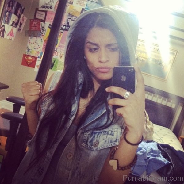 Photograph Of Lilly Singh Looking Fabulous 1