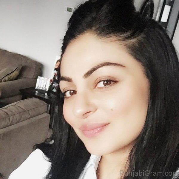 Photograph Of Neeru Bajwa Looking Magnificent