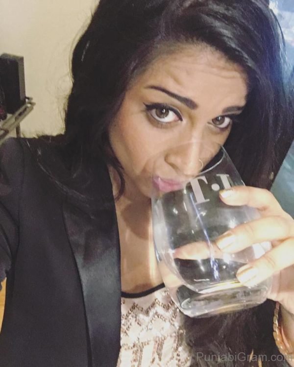 Pic Of Lilly Looking Lovely 2