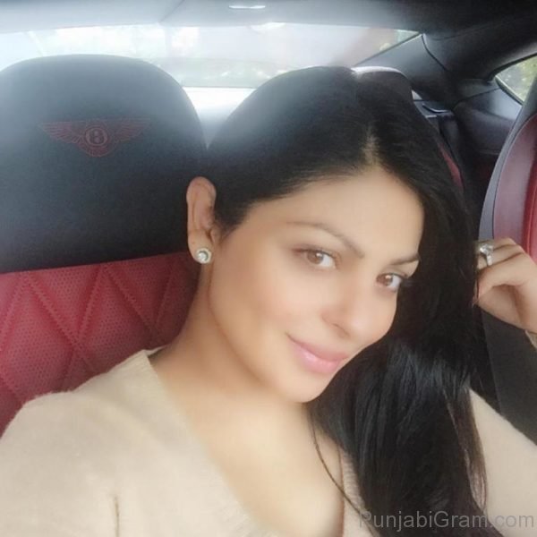 Pic Of Neeru Bajwa Looking Charming