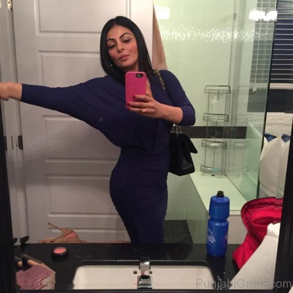 Pic Of Neeru Bajwa Looking Classy