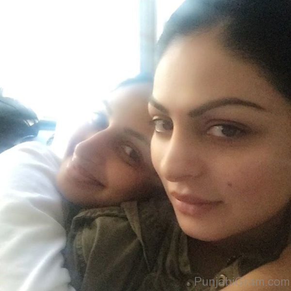 Pic Of Neeru Bajwa Looking Graceful