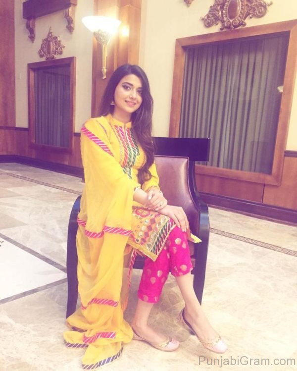 Pic Of Nimrat Khaira