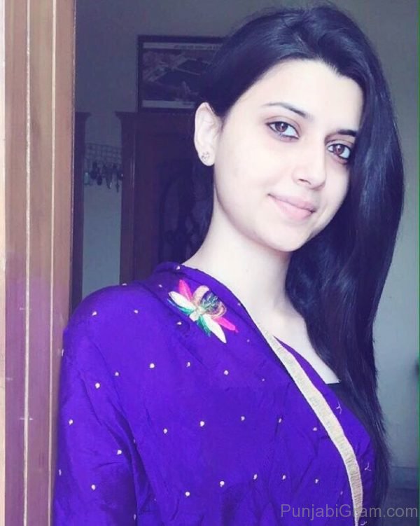 Pic Of Nimrat Khaira Looking Charming