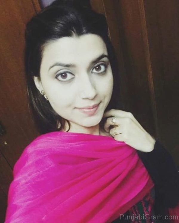 Pic Of Nimrat Khaira Looking Elegant