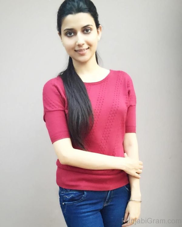 Pic Of Nimrat Khaira Looking Marvelous