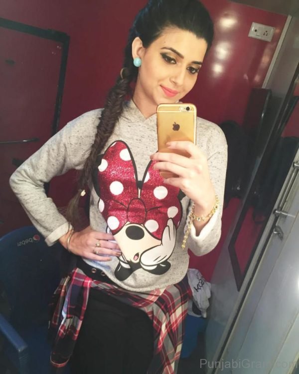 Picture Of Gorgeous Nimrat Khaira