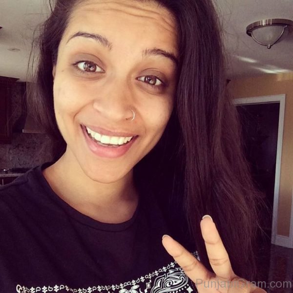 Picture Of Lilly Singh Looking Pretty 2