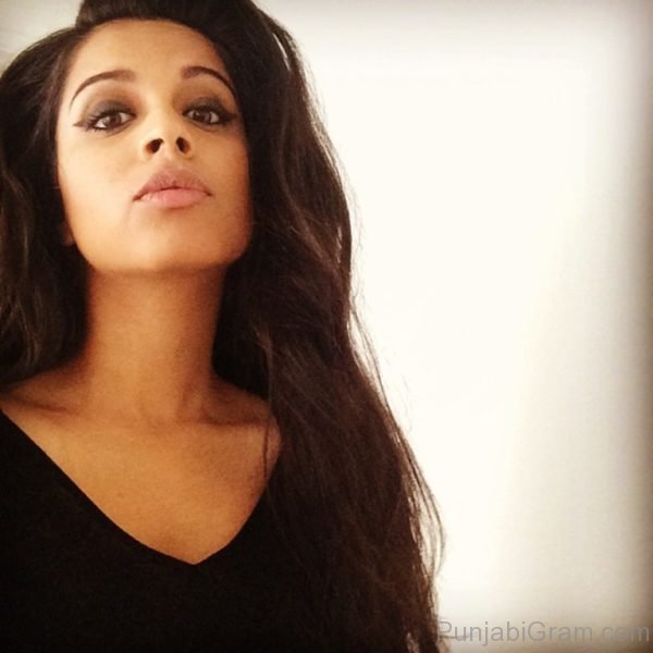 Picture Of Lilly Singh Looking Superb 2