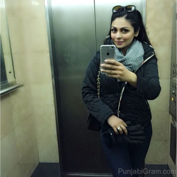 Picture Of Neeru Bajwa Looking Nice