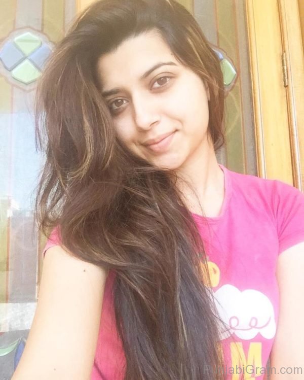 Picture Of Nimrat Khaira Looking Wonderful