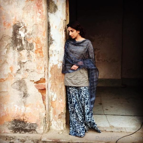 Picture Of Parul Gulati Looking Classy