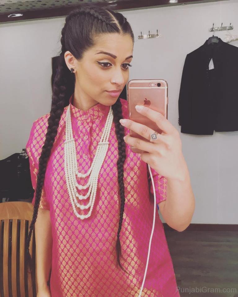 Iisuperwomanii Instagram