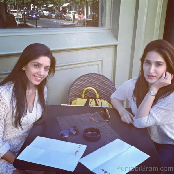 Image Of Graceful Sagarika Ghatge