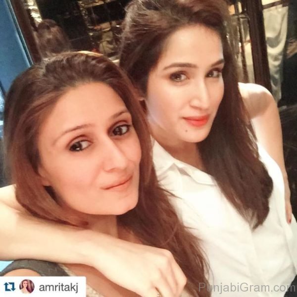 Photograph Of Sagarika Ghatge Looking Gorgeous