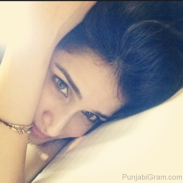 Picture Of Punjabi Celebrity Sagarika Ghatge