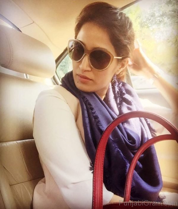 Picture Of Sagarika Ghatge Looking Wonderful