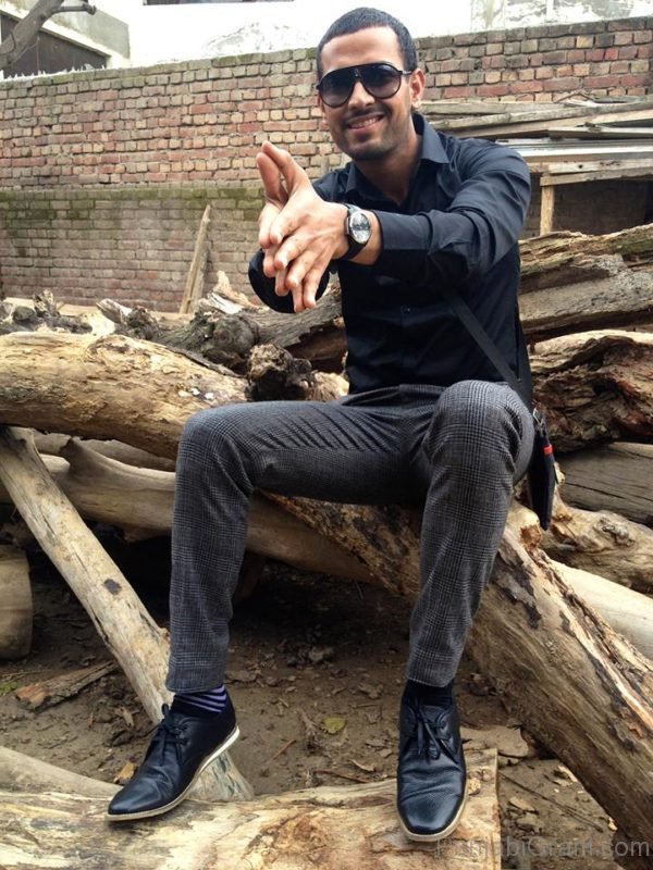 Garry Sandhu In Black Shirt Photo