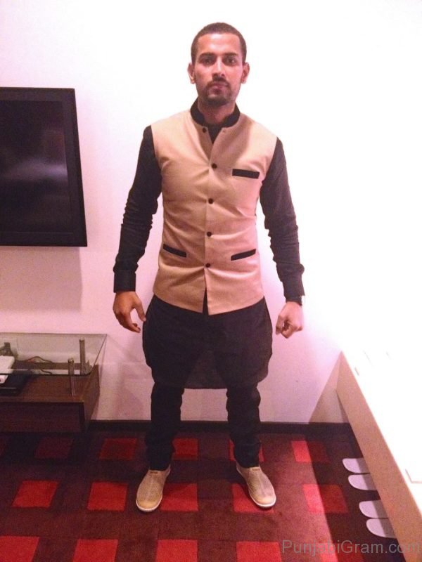 Garry Sandhu Looking Awesome