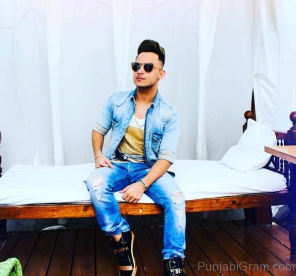 Photo Of Millind Gaba Looking Stylish 1