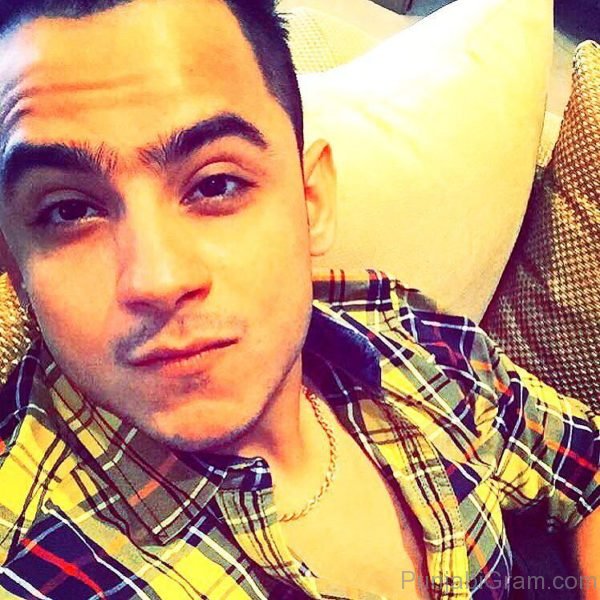 Pic Of Impressive Millind