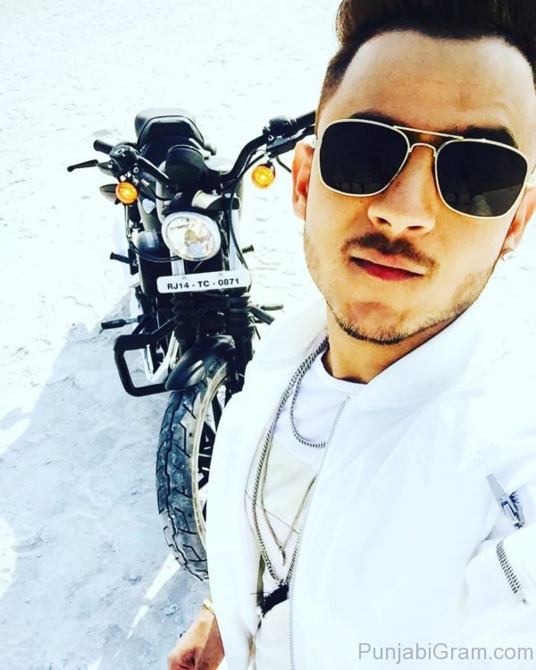 Pic Of Punjabi Celeb Millind