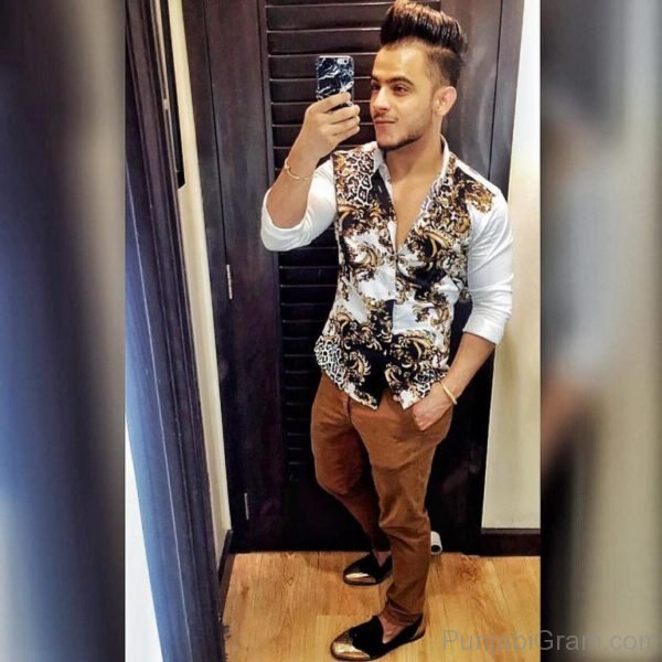 Picture Of Personable Millind Gaba 1