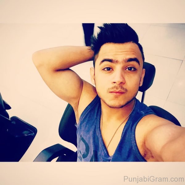 Picture Of Punjabi Superstar Millind Gaba