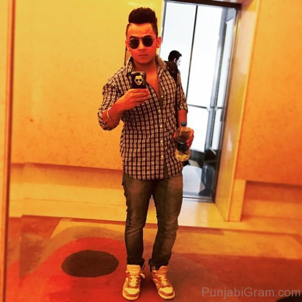 Picture Of Stylish Millind Gaba